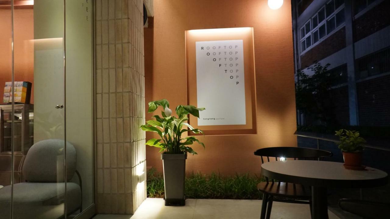Tong Tong Petit Hotel Seoul Bagian luar foto