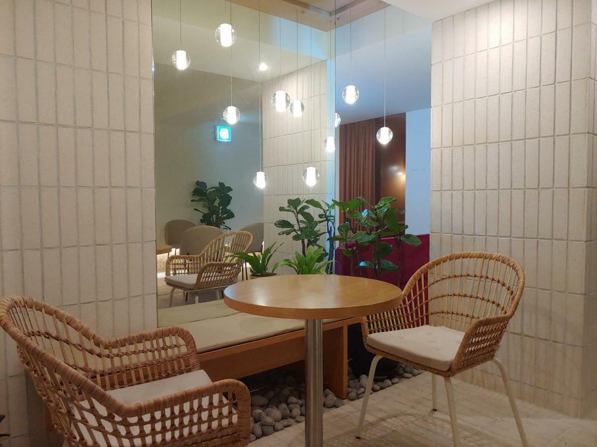 Tong Tong Petit Hotel Seoul Bagian luar foto